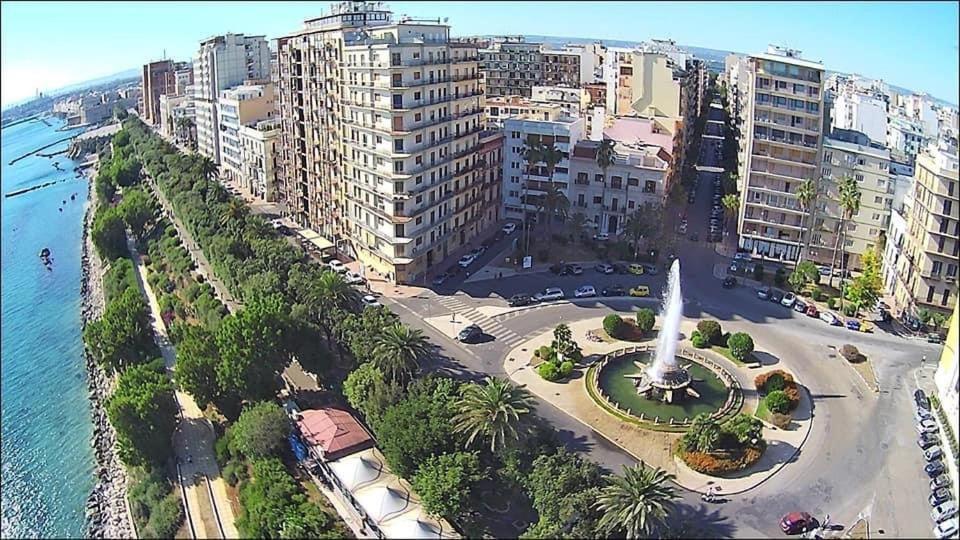 Suite Al Mare Taranto Bagian luar foto