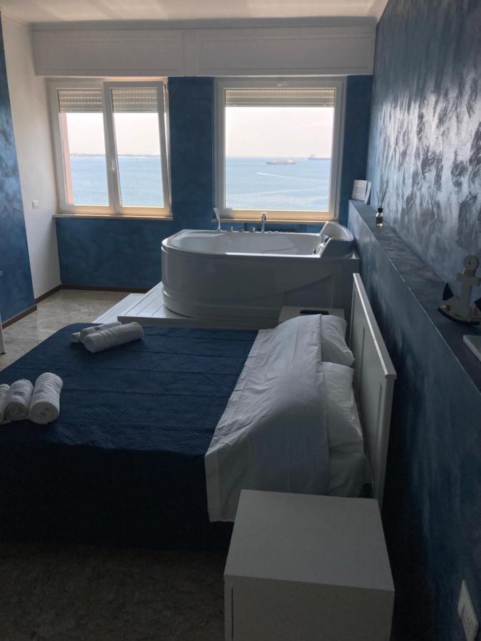 Suite Al Mare Taranto Bagian luar foto