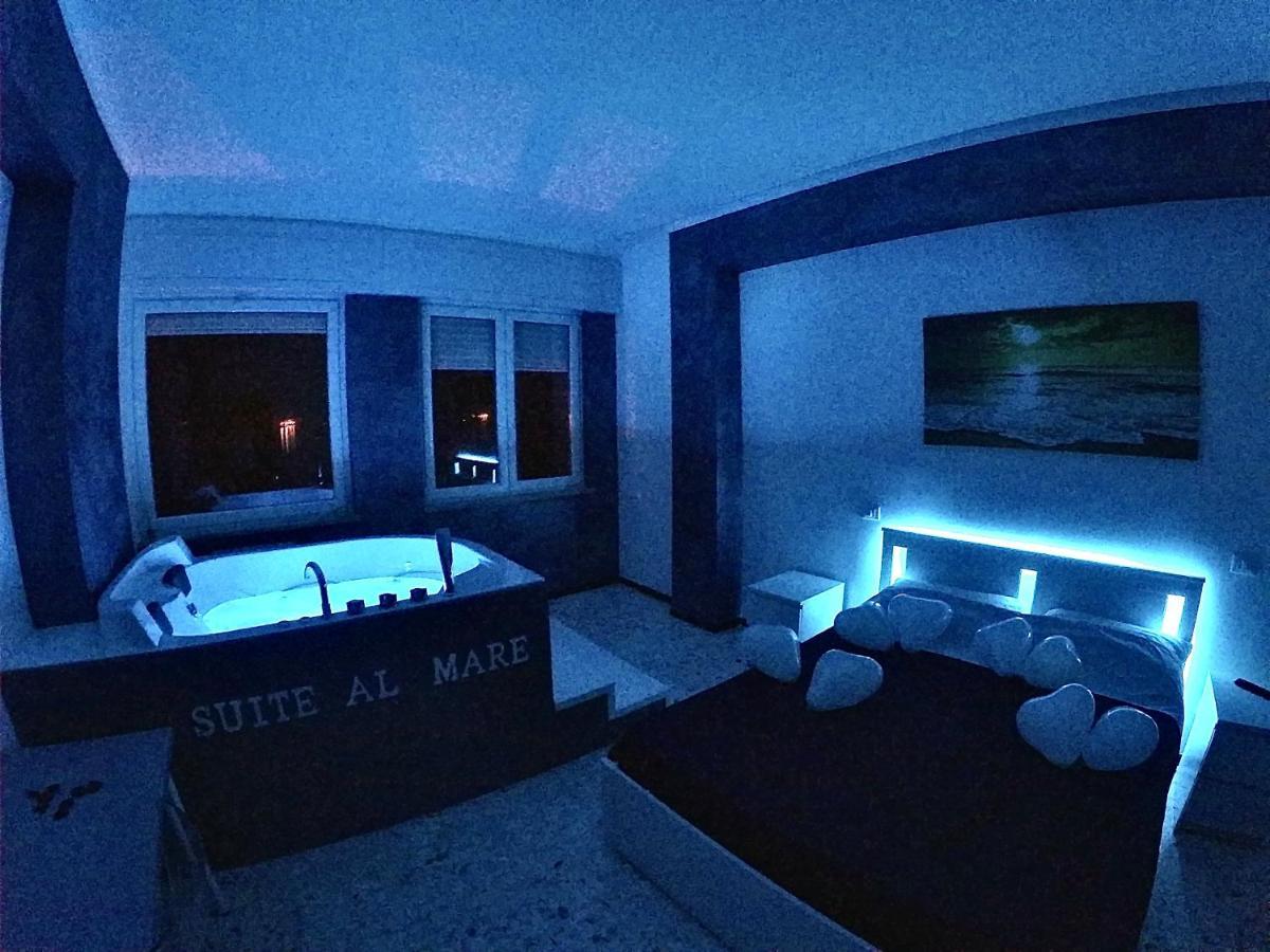 Suite Al Mare Taranto Bagian luar foto