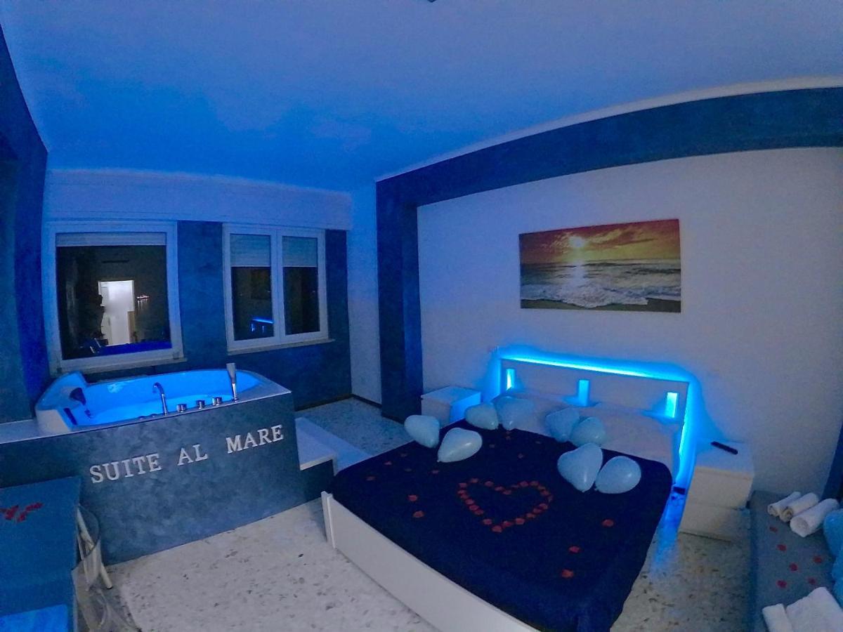 Suite Al Mare Taranto Bagian luar foto