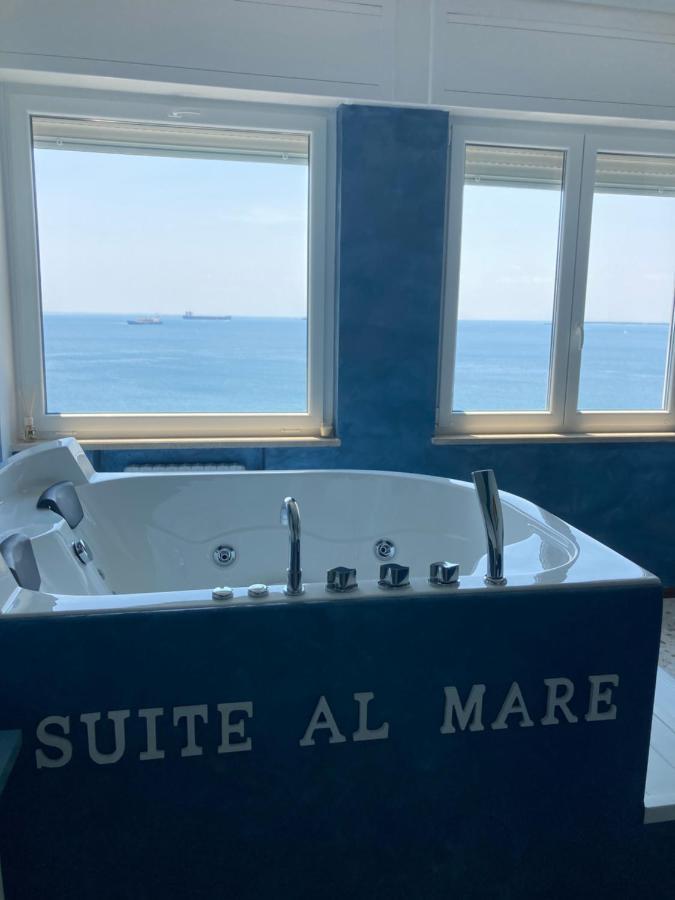 Suite Al Mare Taranto Bagian luar foto