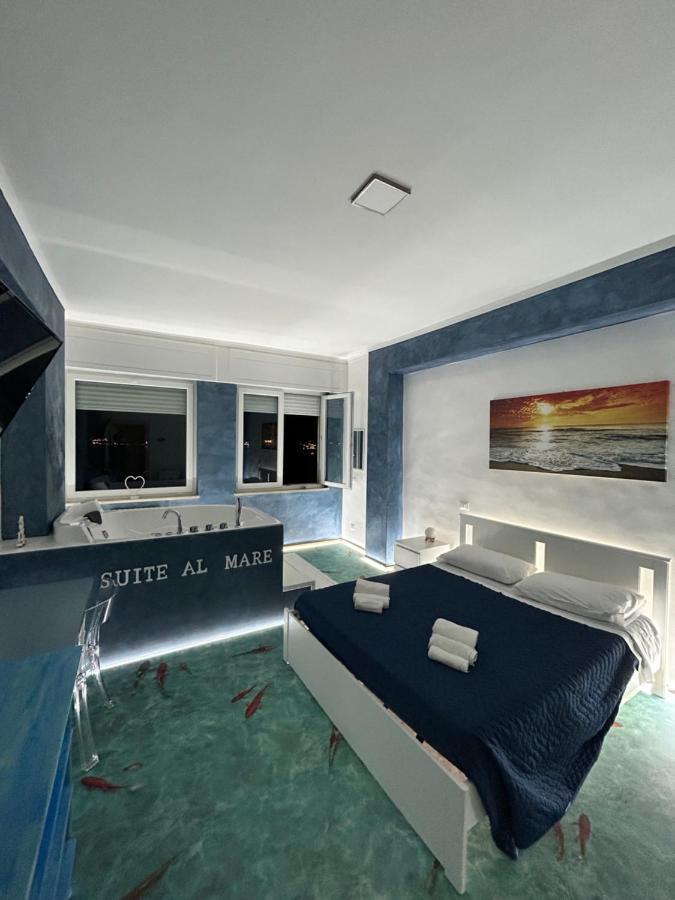 Suite Al Mare Taranto Bagian luar foto
